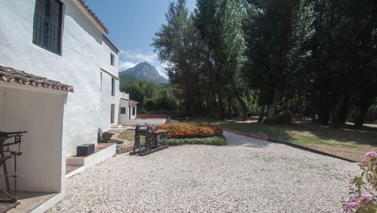6 bedroom Villa for sale in Gaucin with pool garage - € 850,000 (Ref: 9618939)