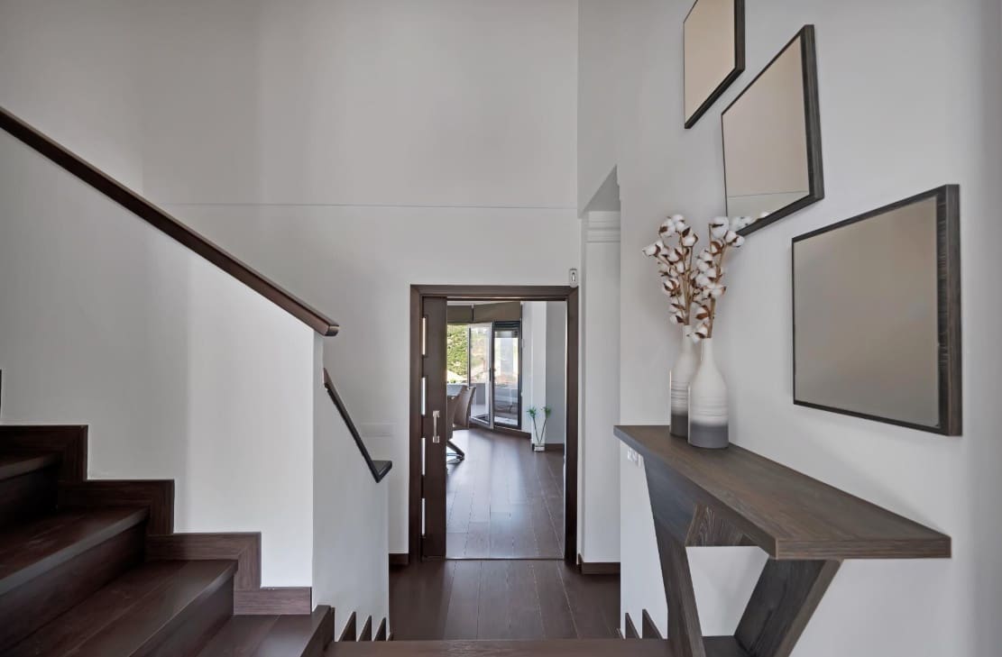 4 bedroom Villa for sale in La Alcaidesa with pool garage - € 760,000 (Ref: 9618940)