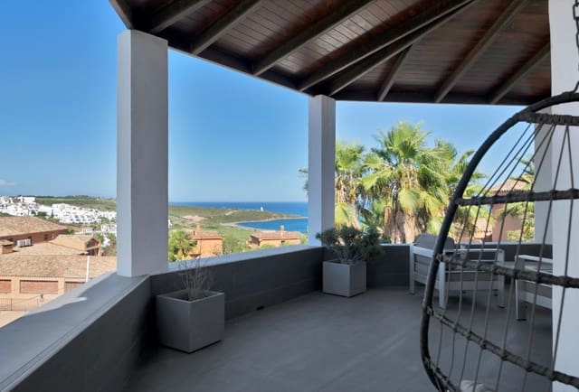 4 bedroom Villa for sale in La Alcaidesa with pool garage - € 760,000 (Ref: 9618940)