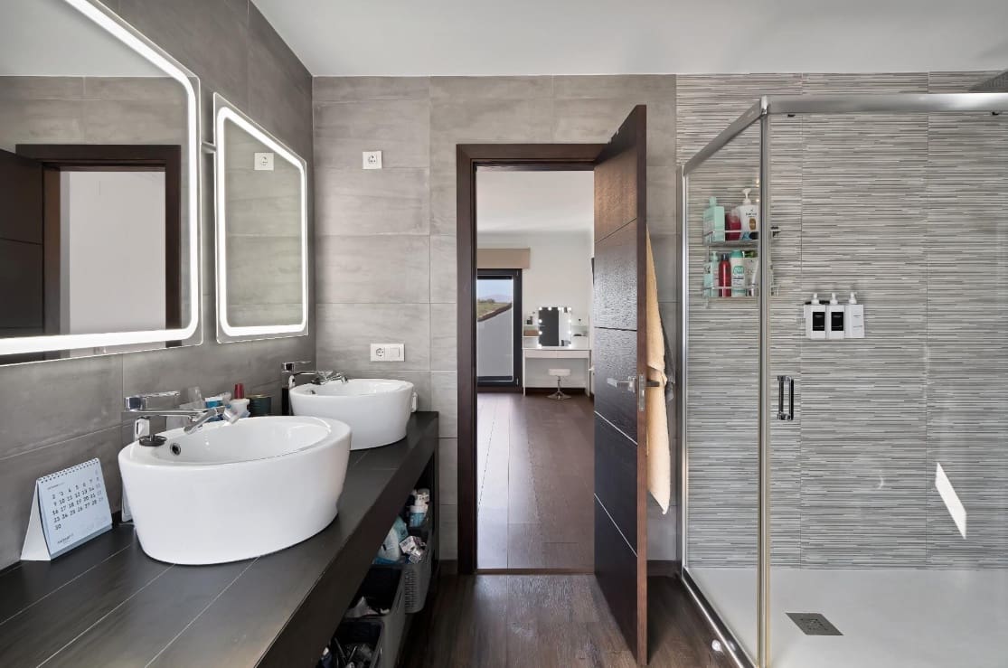 4 bedroom Villa for sale in La Alcaidesa with pool garage - € 760,000 (Ref: 9618940)