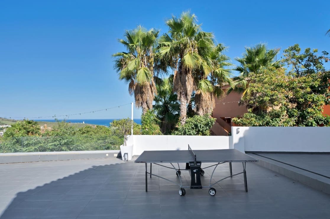 4 bedroom Villa for sale in La Alcaidesa with pool garage - € 760,000 (Ref: 9618940)