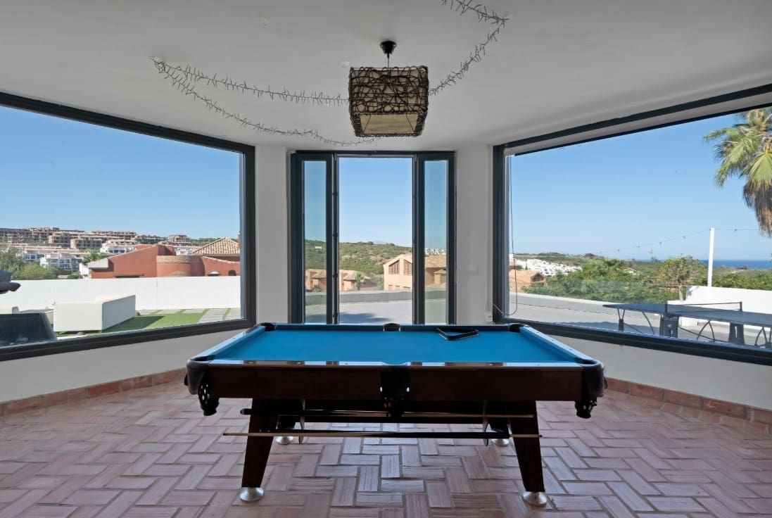 4 soverom Villa til salgs i La Alcaidesa med svømmebasseng garasje - € 760 000 (Ref: 9618940)