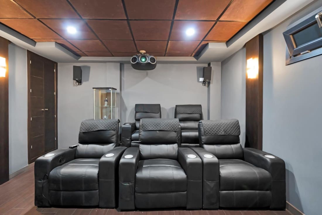 4 soverom Villa til salgs i La Alcaidesa med svømmebasseng garasje - € 760 000 (Ref: 9618940)
