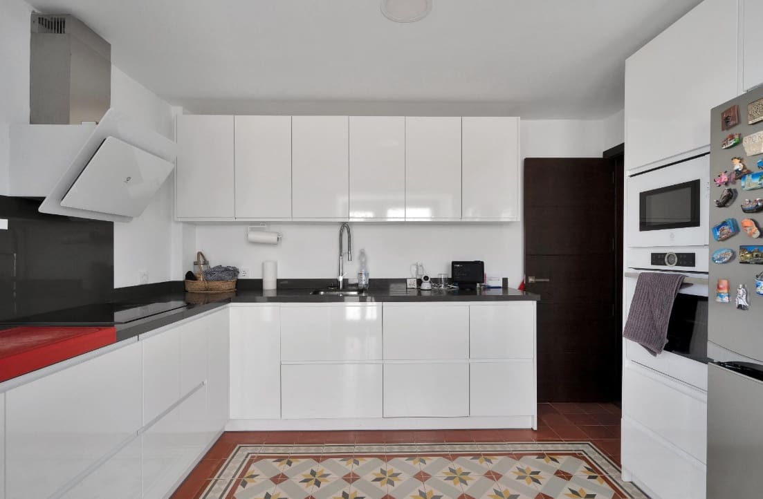 4 soverom Villa til salgs i La Alcaidesa med svømmebasseng garasje - € 760 000 (Ref: 9618940)