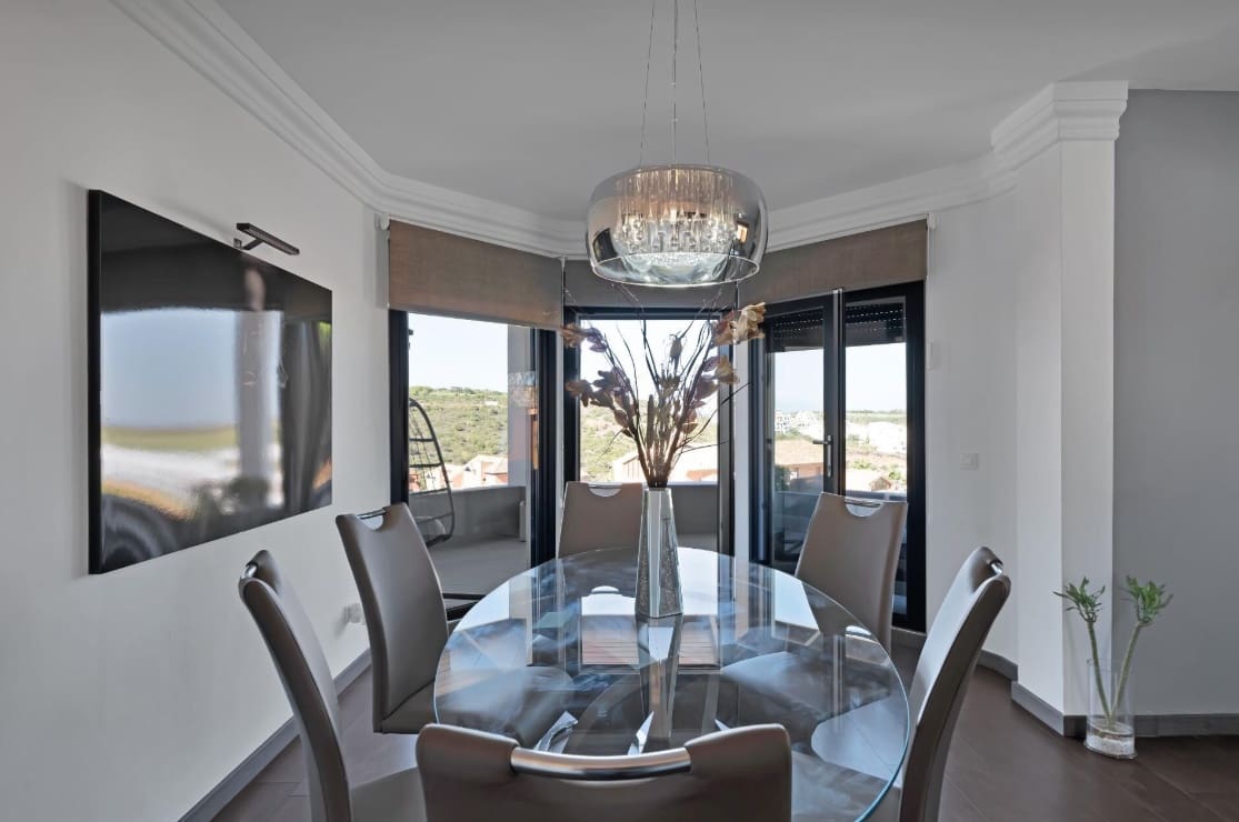 4 soverom Villa til salgs i La Alcaidesa med svømmebasseng garasje - € 760 000 (Ref: 9618940)