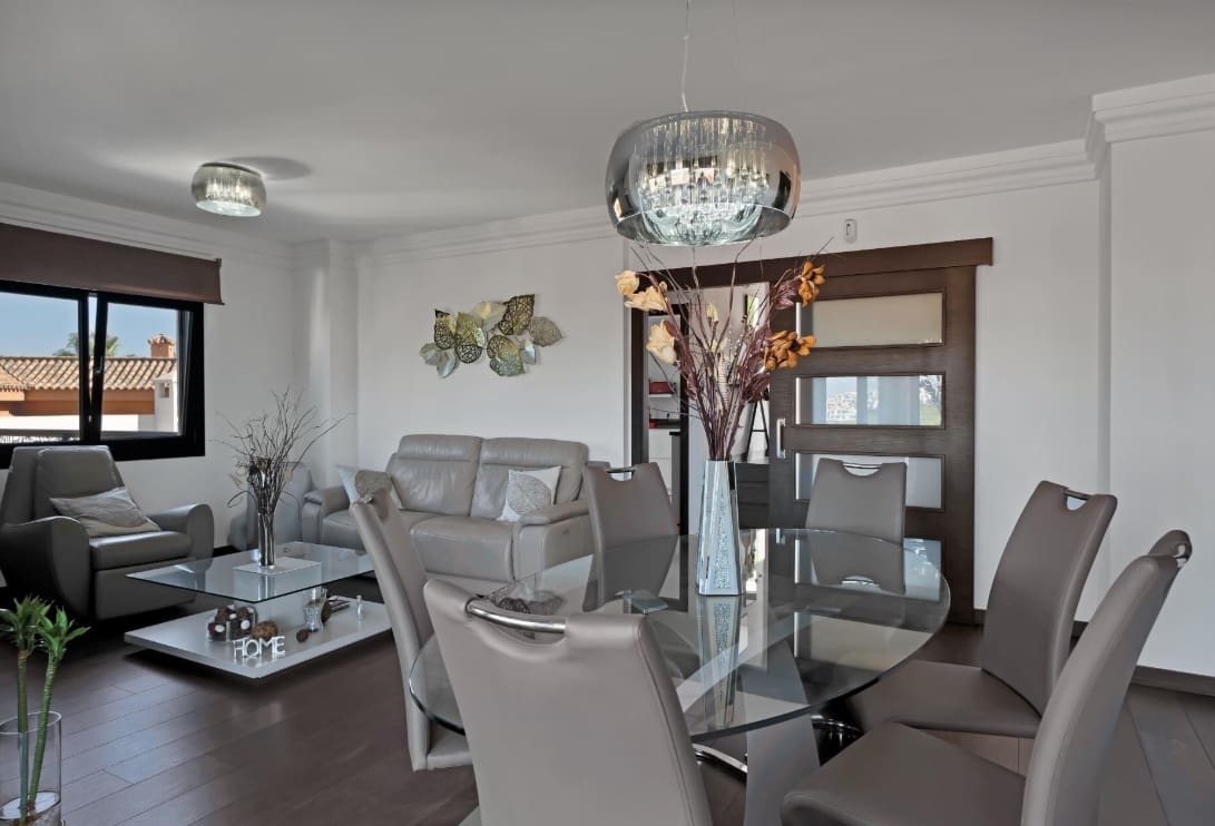 4 soverom Villa til salgs i La Alcaidesa med svømmebasseng garasje - € 760 000 (Ref: 9618940)