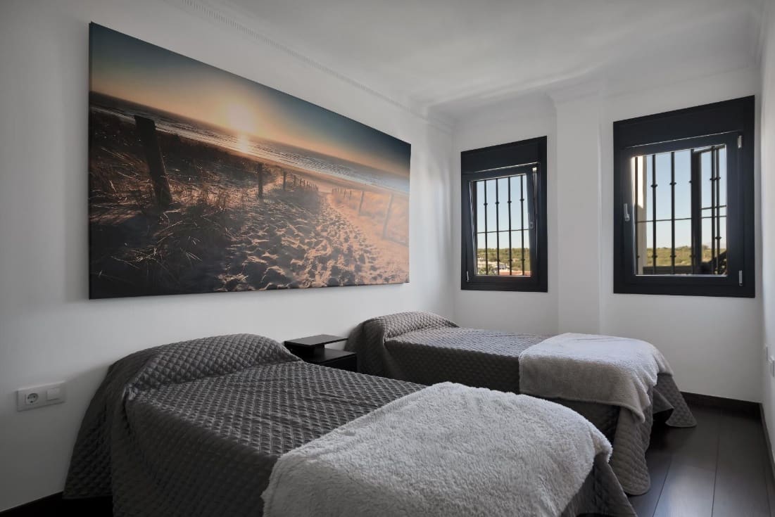 4 soverom Villa til salgs i La Alcaidesa med svømmebasseng garasje - € 760 000 (Ref: 9618940)