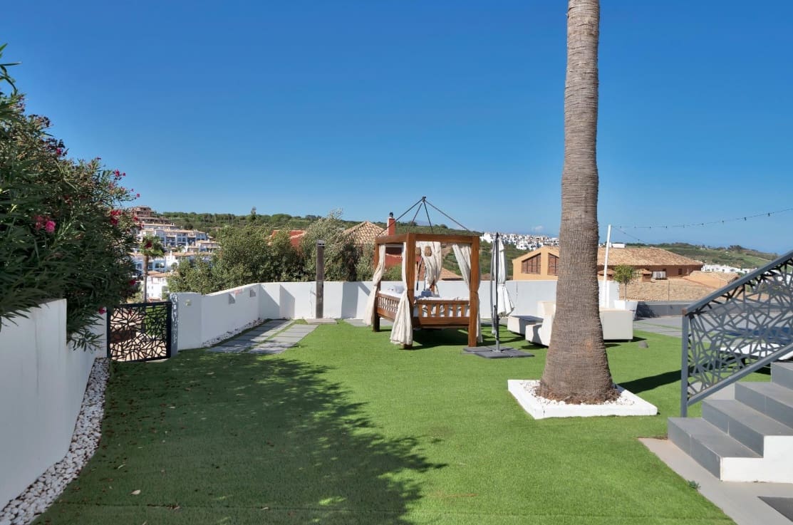 4 soverom Villa til salgs i La Alcaidesa med svømmebasseng garasje - € 760 000 (Ref: 9618940)