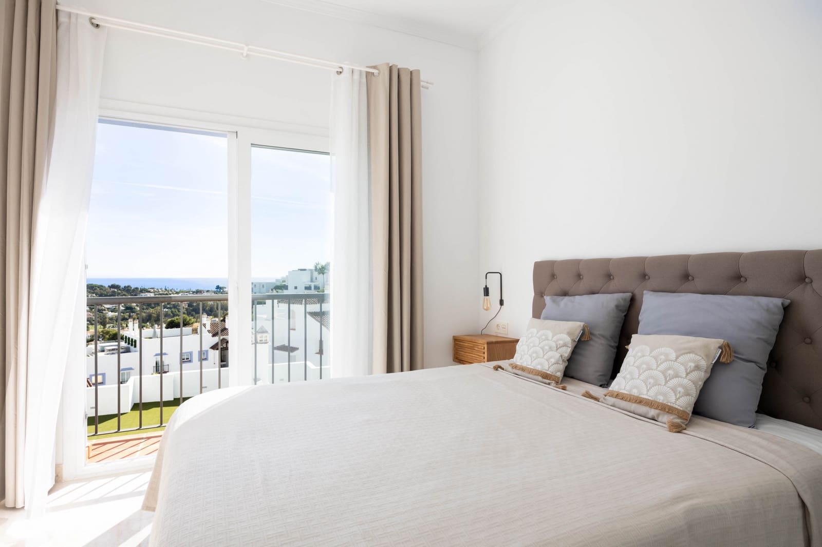 3 bedroom Penthouse for sale in Benahavis with pool garage - € 699,000 (Ref: 9618941)