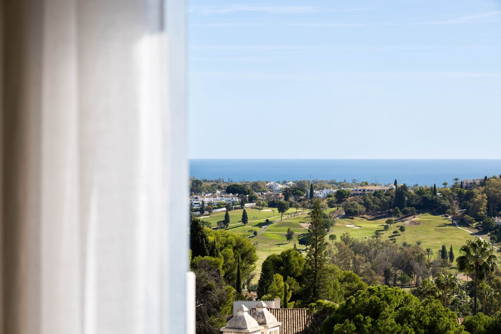 3 bedroom Penthouse for sale in Benahavis with pool garage - € 699,000 (Ref: 9618941)