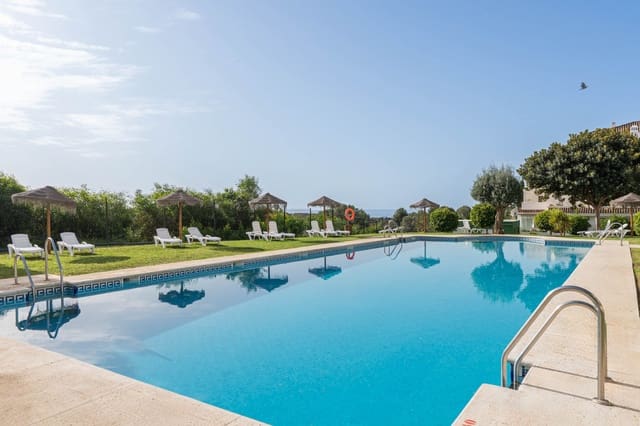 3 soverom Penthouse til salgs i Marbella med svømmebasseng garasje - € 750 000 (Ref: 9618942)