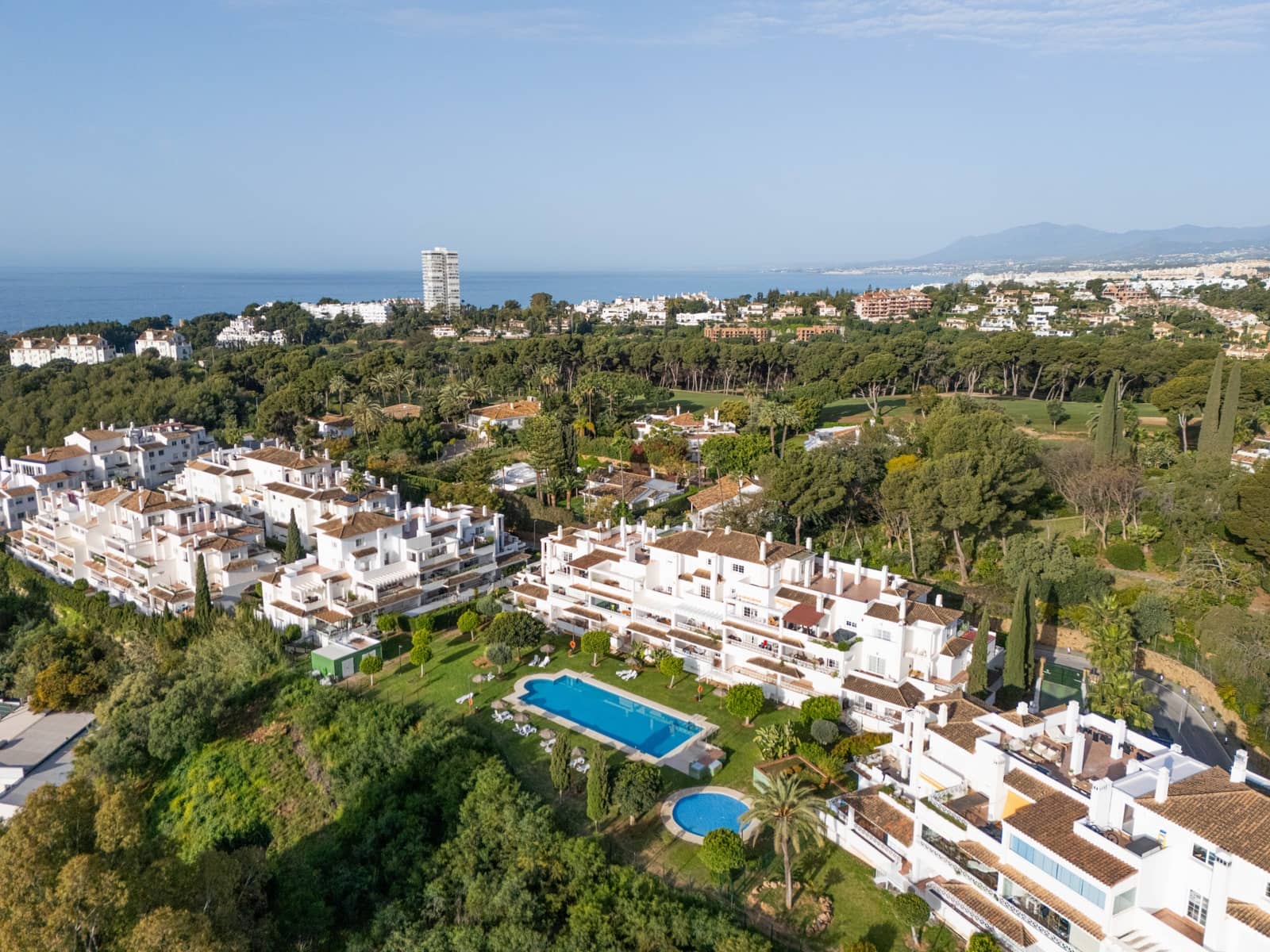 3 soverom Penthouse til salgs i Marbella med svømmebasseng garasje - € 750 000 (Ref: 9618942)
