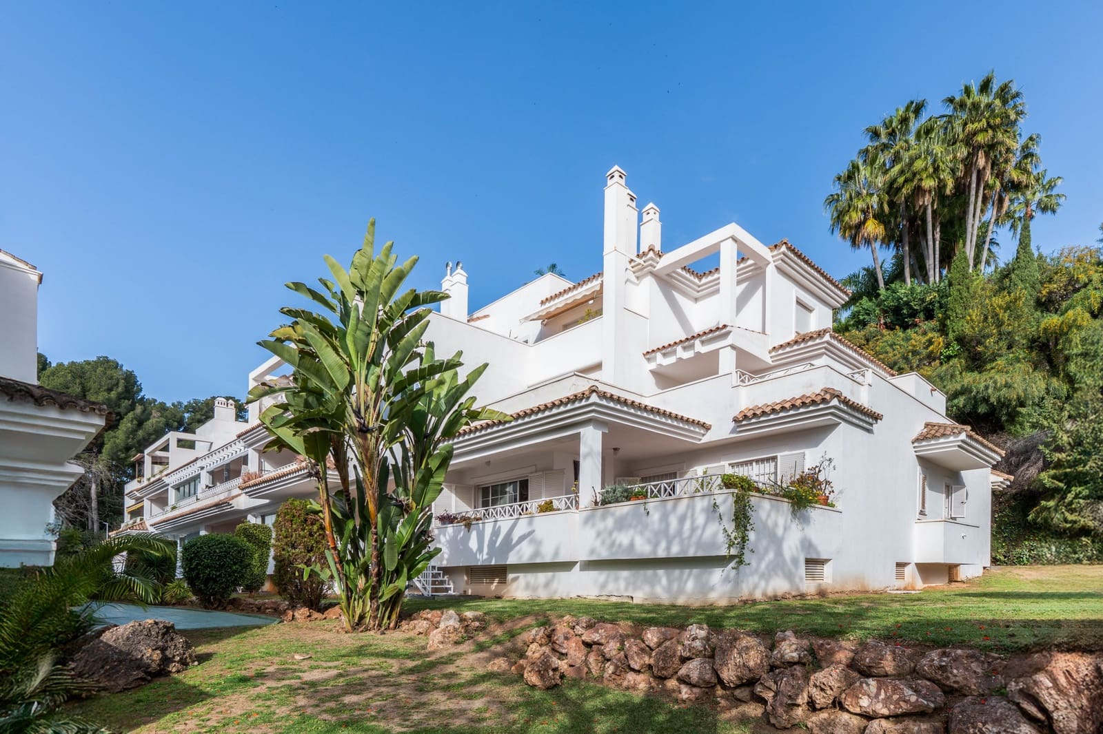 3 makuuhuone Kattohuoneisto myytävänä paikassa Marbella mukana uima-altaan 
autotalli - 750 000 € (Ref: 9618942)