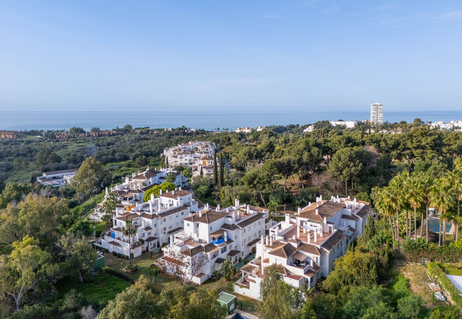 3 makuuhuone Kattohuoneisto myytävänä paikassa Marbella mukana uima-altaan 
autotalli - 750 000 € (Ref: 9618942)