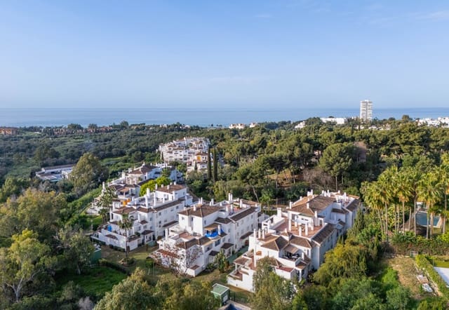 3 makuuhuone Kattohuoneisto myytävänä paikassa Marbella mukana uima-altaan 
autotalli - 750 000 € (Ref: 9618942)