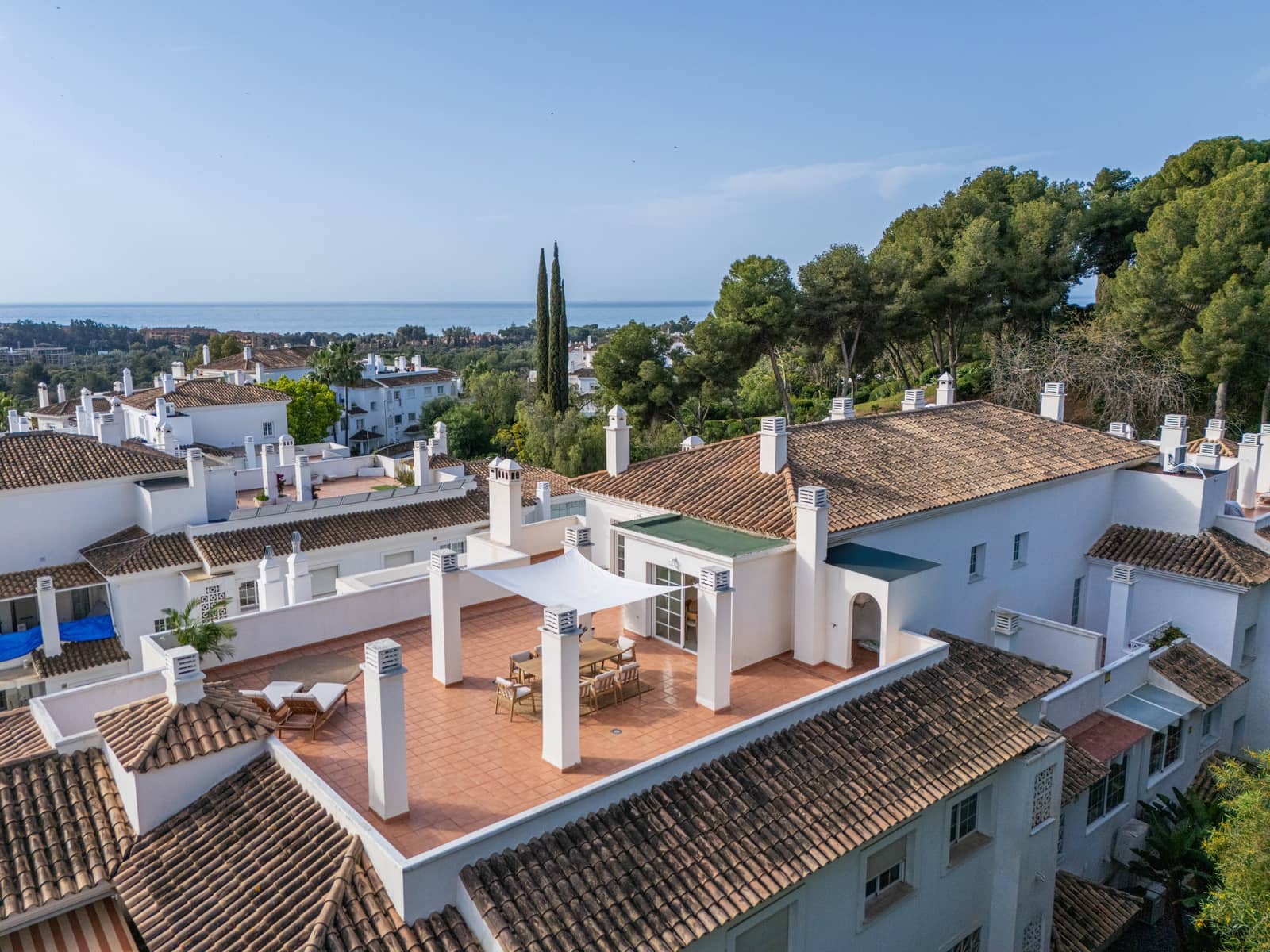 3 makuuhuone Kattohuoneisto myytävänä paikassa Marbella mukana uima-altaan 
autotalli - 750 000 € (Ref: 9618942)