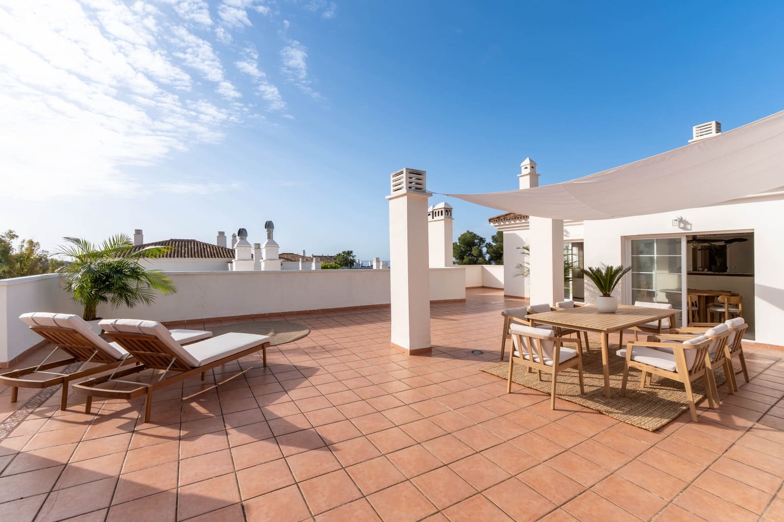 3 makuuhuone Kattohuoneisto myytävänä paikassa Marbella mukana uima-altaan 
autotalli - 750 000 € (Ref: 9618942)