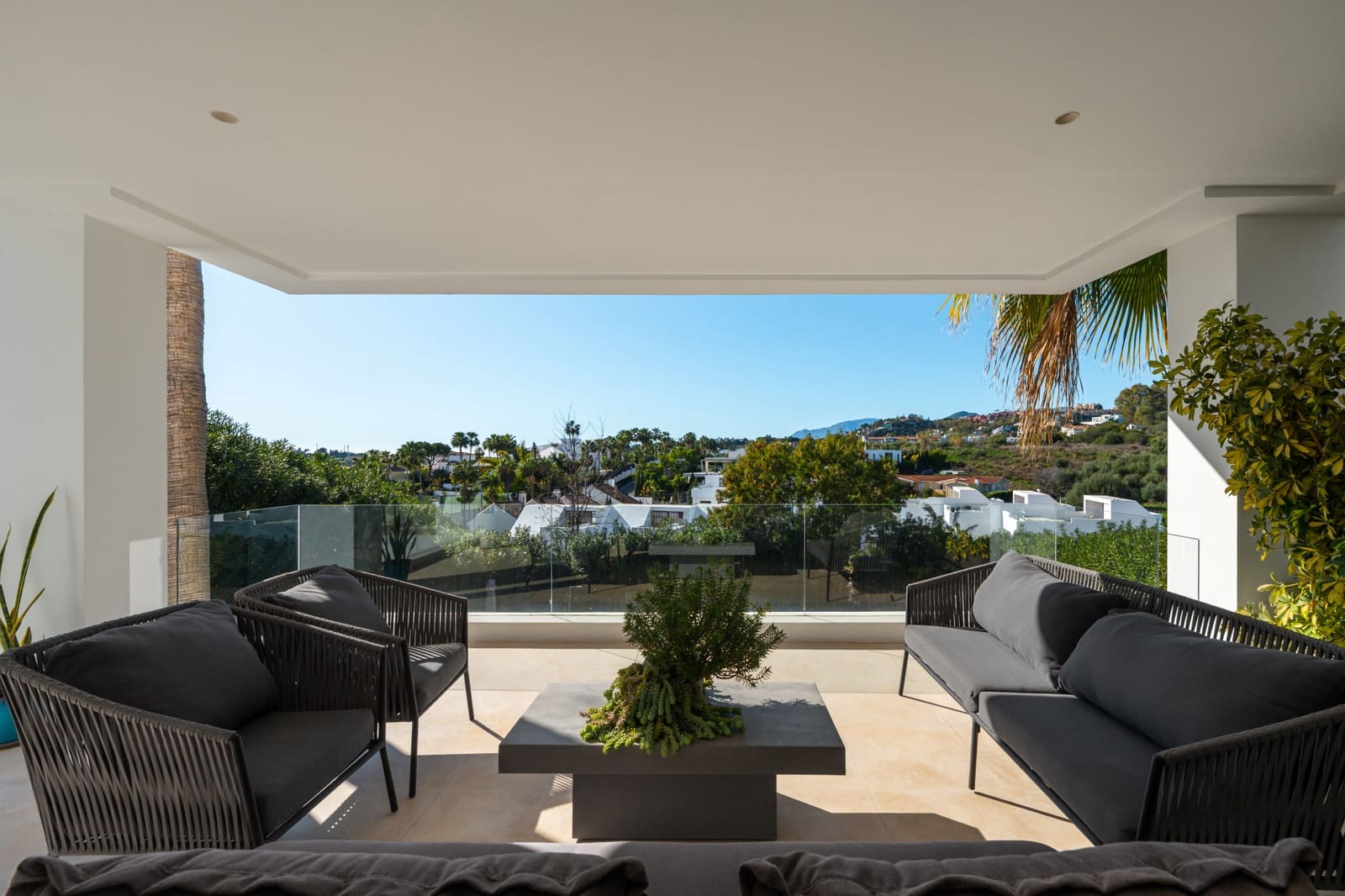 6 sovrum Villa till salu i Marbella med pool garage - 3 980 000 € (Ref: 9618943)