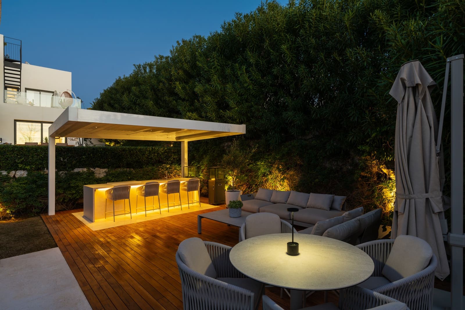 6 sovrum Villa till salu i Marbella med pool garage - 3 980 000 € (Ref: 9618943)
