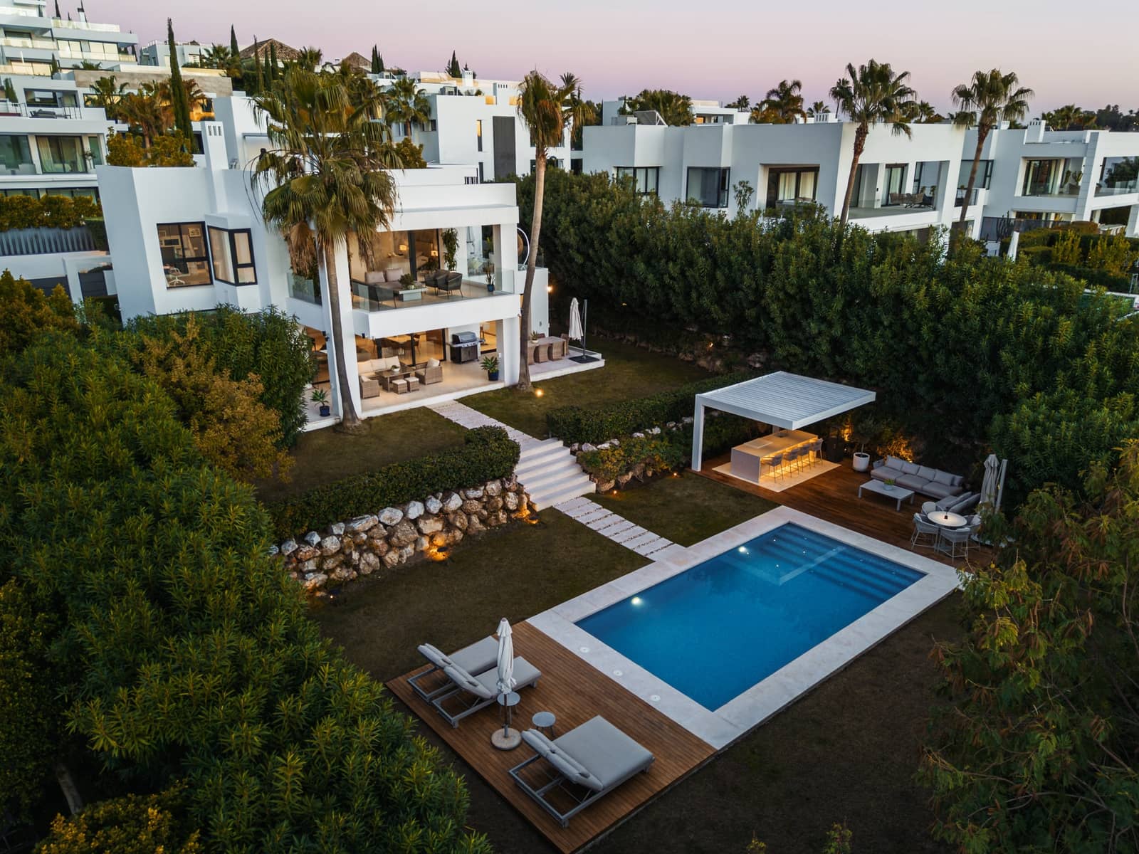 6 sovrum Villa till salu i Marbella med pool garage - 3 980 000 € (Ref: 9618943)
