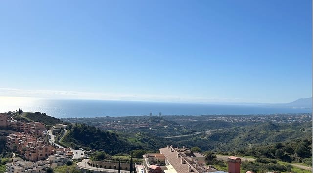 Apartamento de 3 habitaciones en Mijas Costa, Mijas en venta con piscina garaje - 1.095.000 € (Ref: 9618944)