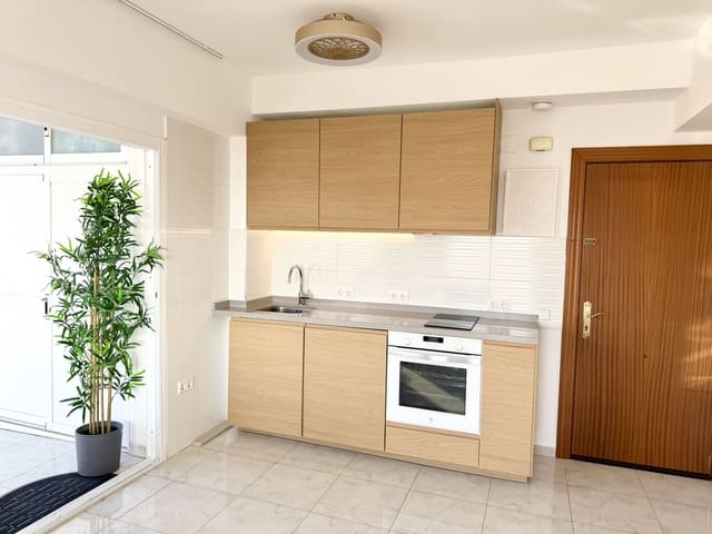1 soverom Leilighet til salgs i Marbella - € 799 000 (Ref: 9618946)