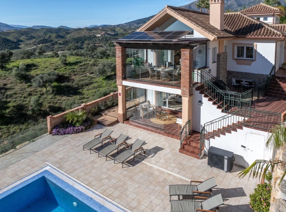 4 soveværelse Villa til salg i Mijas med swimmingpool garage - € 1.430.000 (Ref: 9633844)