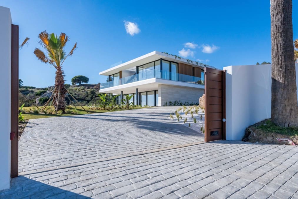 5 sypialnia Willa na sprzedaż w Sotogrande z basenem garażem - 3 350 000 € (Ref: 9643759)