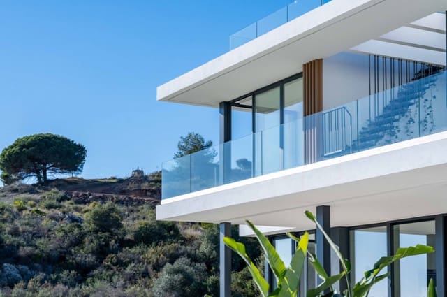 5 soverom Villa til salgs i Sotogrande, San Roque med svømmebasseng garasje - € 3 350 000 (Ref: 9643759)