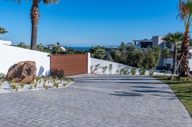 5 soverom Villa til salgs i Sotogrande, San Roque med svømmebasseng garasje - € 3 350 000 (Ref: 9643759)