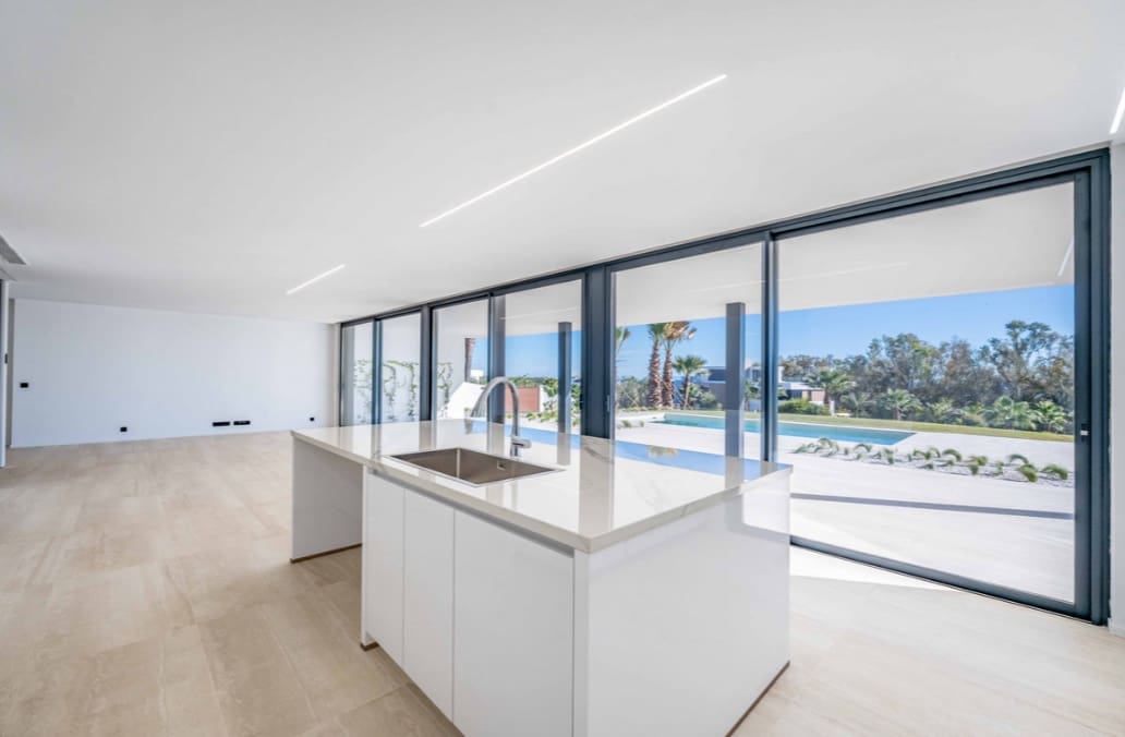 5 sypialnia Willa na sprzedaż w Sotogrande z basenem garażem - 3 350 000 € (Ref: 9643759)