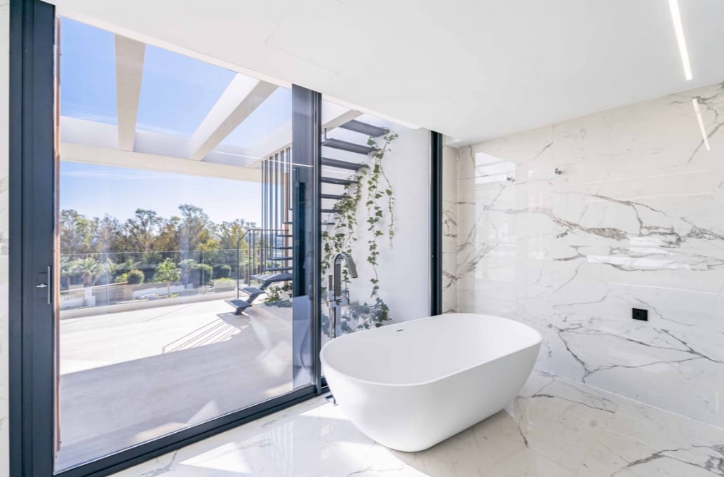 5 sypialnia Willa na sprzedaż w Sotogrande z basenem garażem - 3 350 000 € (Ref: 9643759)