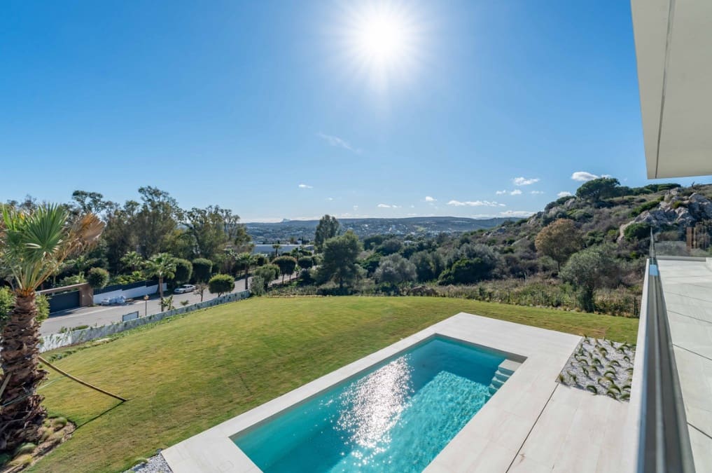 5 sypialnia Willa na sprzedaż w Sotogrande z basenem garażem - 3 350 000 € (Ref: 9643759)