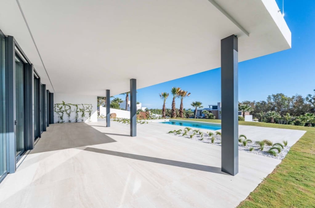 5 sypialnia Willa na sprzedaż w Sotogrande z basenem garażem - 3 350 000 € (Ref: 9643759)