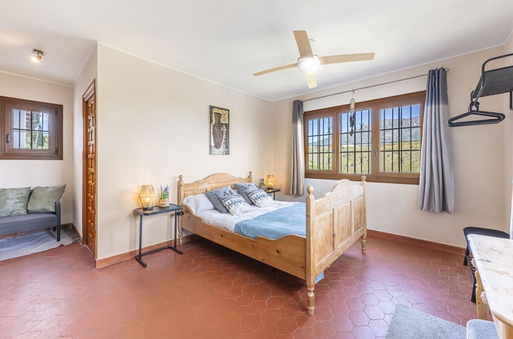 3 quarto Moradia para venda em Mijas Costa com piscina - 995 000 € (Ref: 9643760)