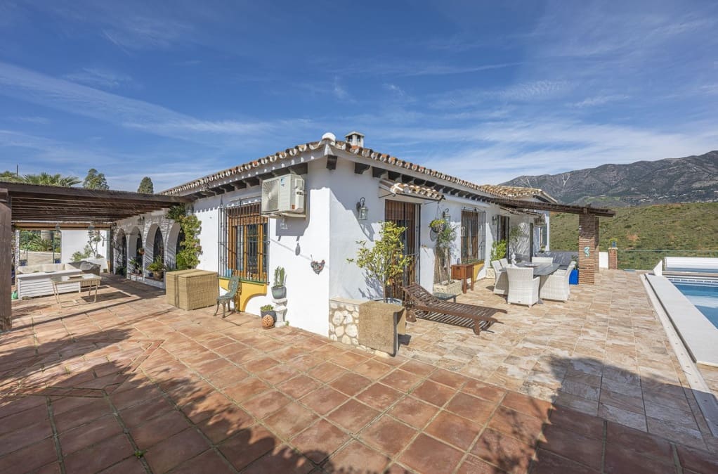 3 quarto Moradia para venda em Mijas Costa com piscina - 995 000 € (Ref: 9643760)