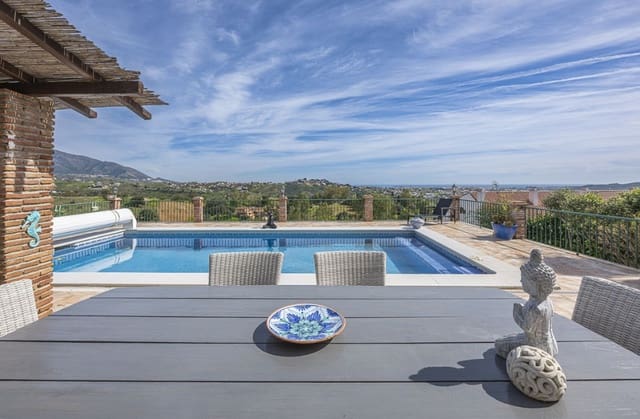 3 slaapkamer Villa te koop in Mijas Costa, Mijas met zwembad - € 825.000 (Ref: 9643760)