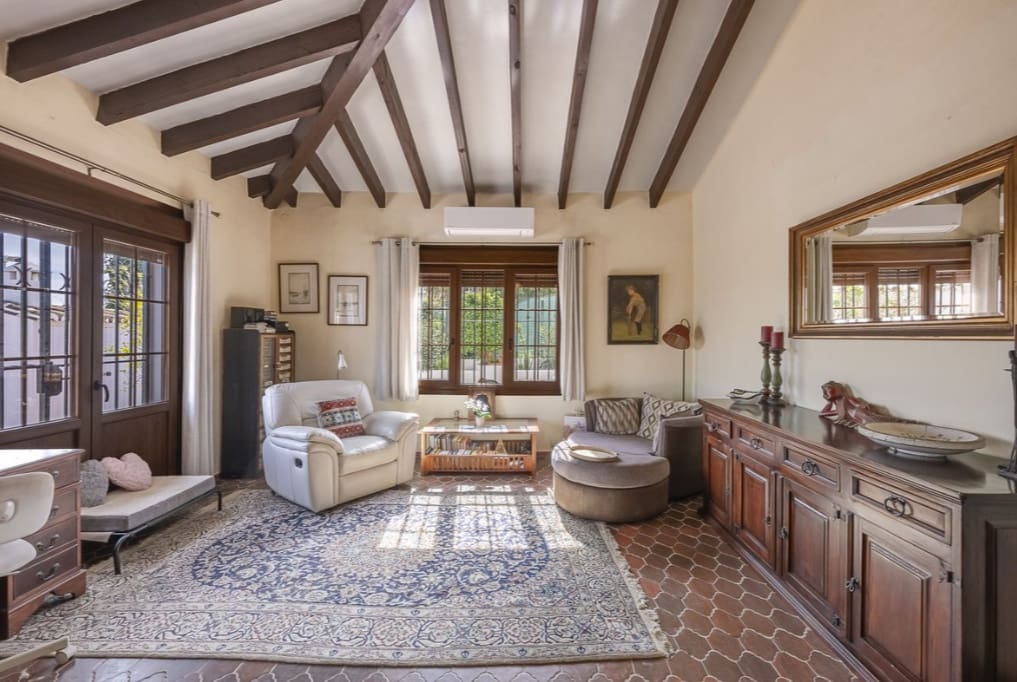 3 bedroom Villa for sale in Mijas Costa with pool - € 825,000 (Ref: 9643760)