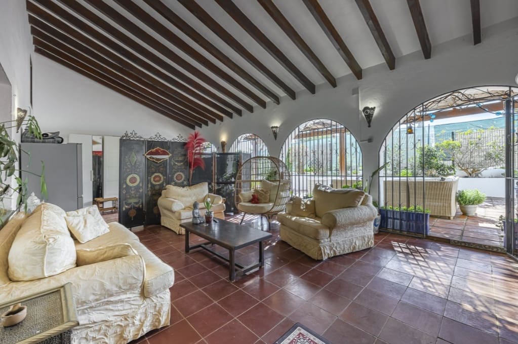 3 bedroom Villa for sale in Mijas Costa with pool - € 825,000 (Ref: 9643760)