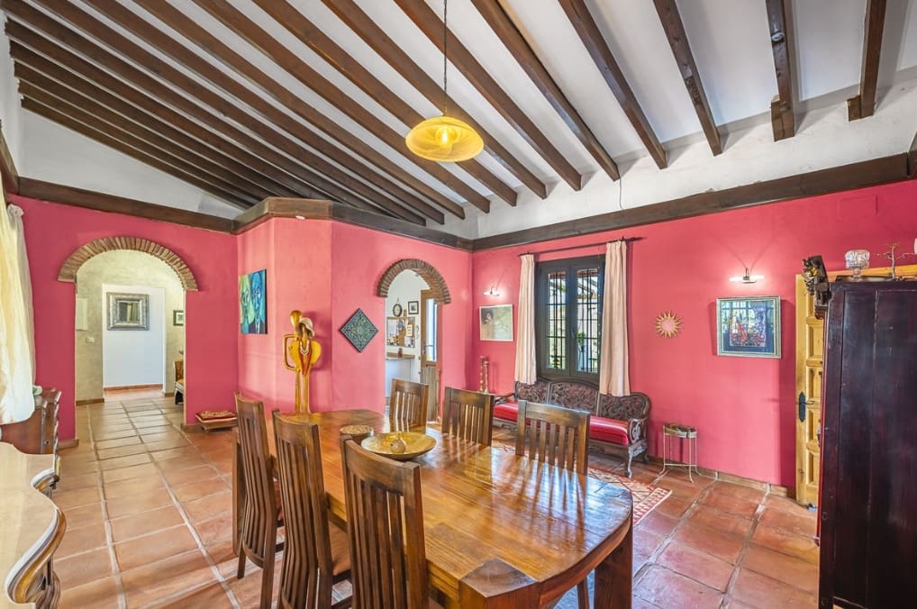 3 bedroom Villa for sale in Mijas Costa with pool - € 825,000 (Ref: 9643760)