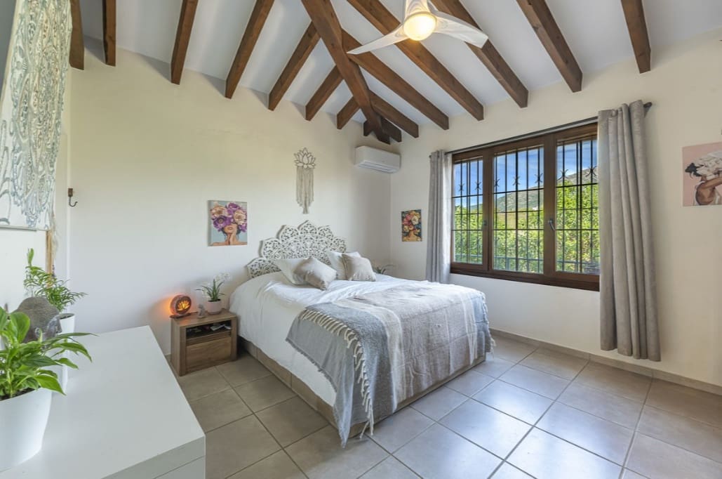 3 bedroom Villa for sale in Mijas Costa with pool - € 825,000 (Ref: 9643760)