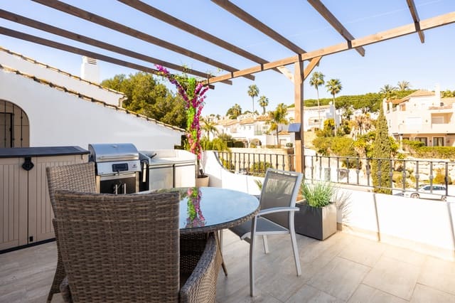 2 Zimmer Penthouse zu verkaufen in Estepona mit Pool Garage - 599.000 € (Ref: 9643761)