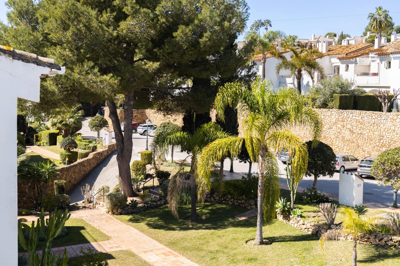 2 Zimmer Penthouse zu verkaufen in Estepona mit Pool Garage - 599.000 € (Ref: 9643761)