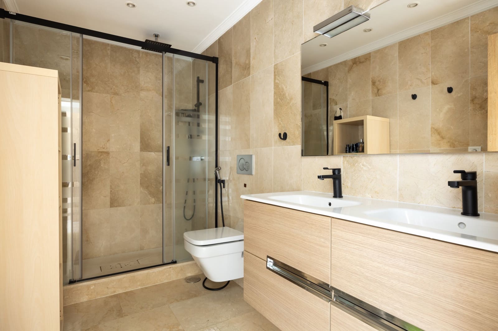 2 quarto Penthouse para venda em Estepona com piscina garagem - 599 000 € (Ref: 9643761)