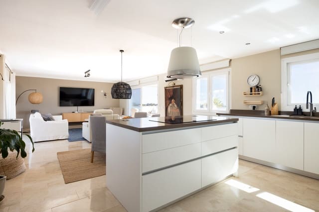 2 slaapkamer Penthouse te koop in Estepona met zwembad garage - € 599.000 (Ref: 9643761)
