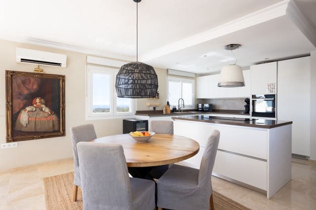 2 slaapkamer Penthouse te koop in Estepona met zwembad garage - € 599.000 (Ref: 9643761)