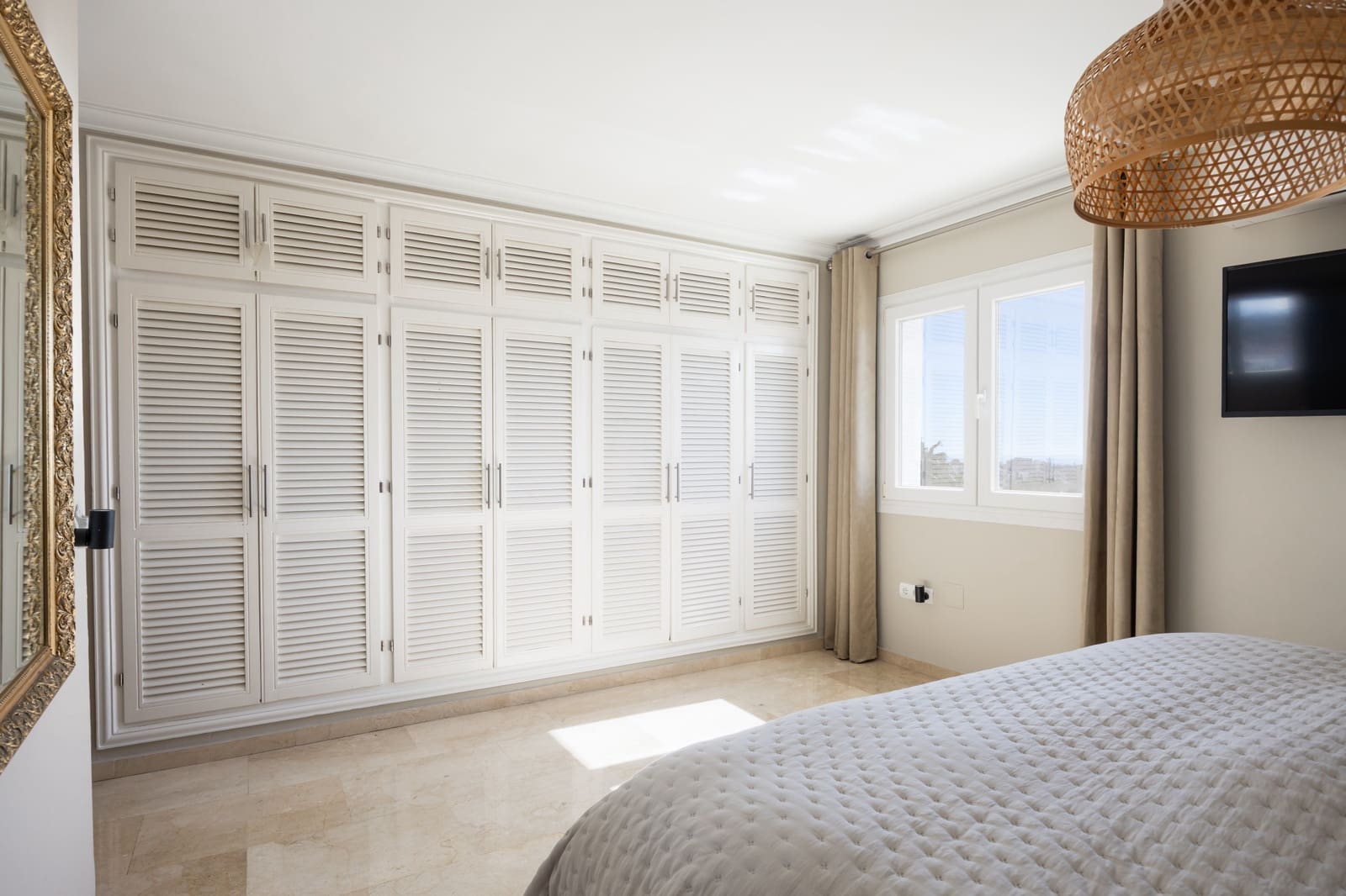 2 quarto Penthouse para venda em Estepona com piscina garagem - 599 000 € (Ref: 9643761)