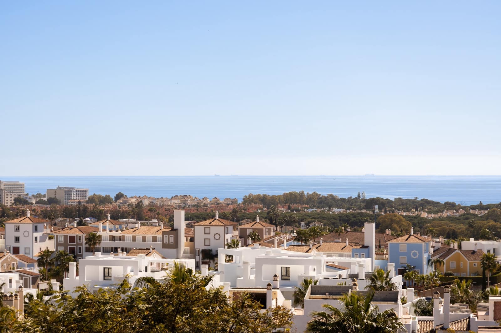 2 quarto Penthouse para venda em Estepona com piscina garagem - 599 000 € (Ref: 9643761)