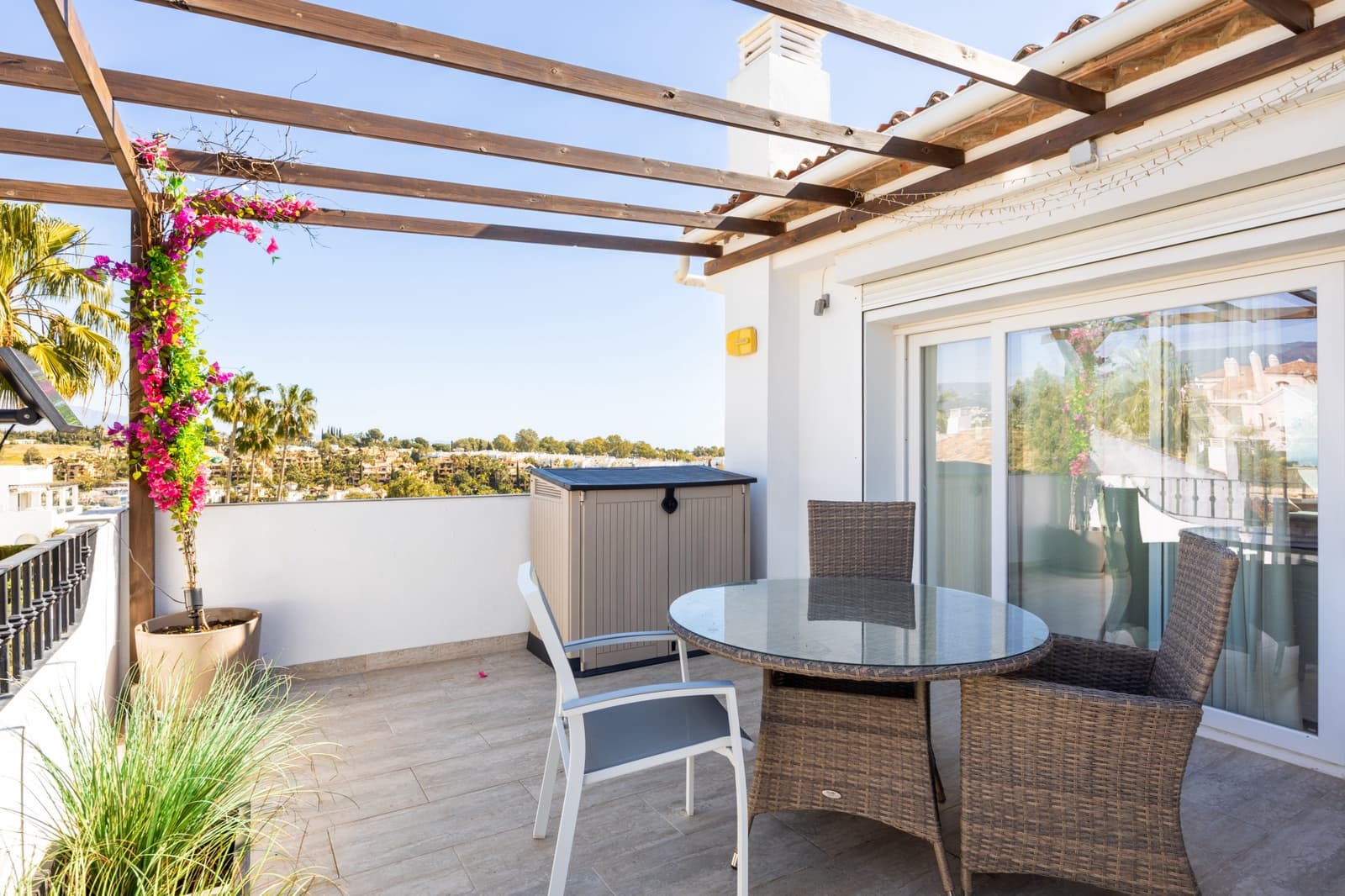 2 quarto Penthouse para venda em Estepona com piscina garagem - 599 000 € (Ref: 9643761)