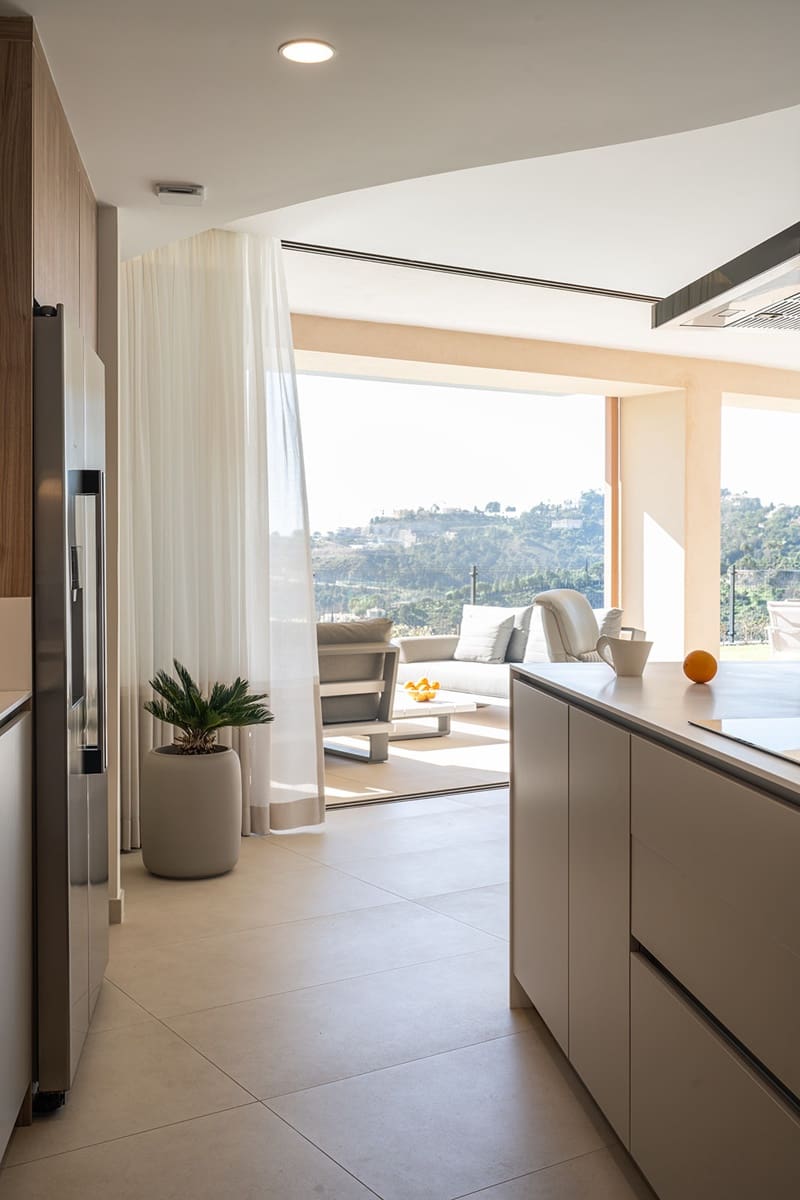 3 bedroom Apartment for sale in La Quinta with pool - € 1,290,000 (Ref: 9651239)